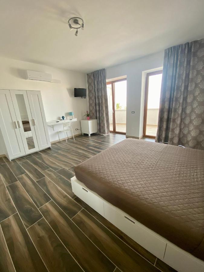 Manfredi Sea Room Vieste Bagian luar foto
