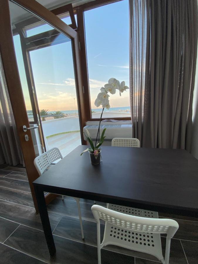 Manfredi Sea Room Vieste Bagian luar foto