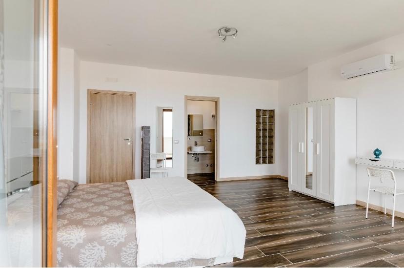 Manfredi Sea Room Vieste Bagian luar foto
